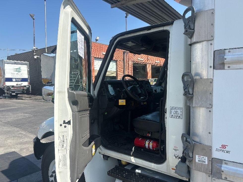 Refrigerated Truck-Light and Medium Duty Trucks-International-2020-MV607-Vernon-CA-250,767\n\t\tmiles-$ 46,500 - Image 16