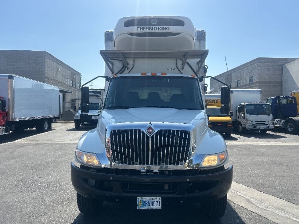 Refrigerated Truck-Light and Medium Duty Trucks-International-2020-MV607-Vernon-CA-250,767\n\t\tmiles-$ 46,500 - Image 2