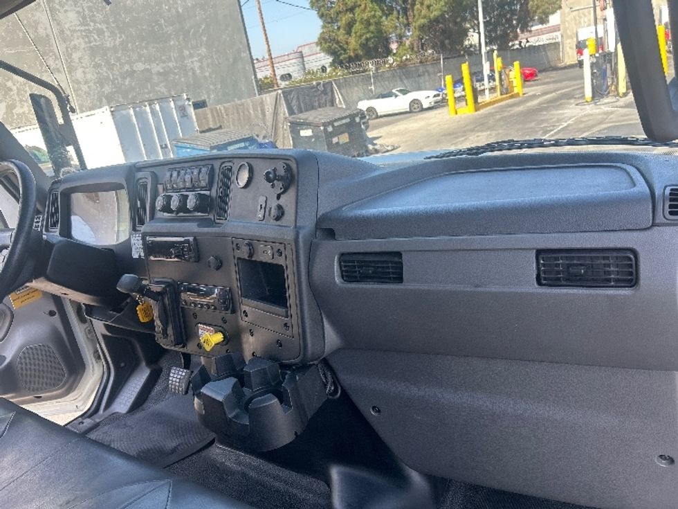 Refrigerated Truck-Light and Medium Duty Trucks-International-2020-MV607-Vernon-CA-250,767\n\t\tmiles-$ 46,500 - Image 21