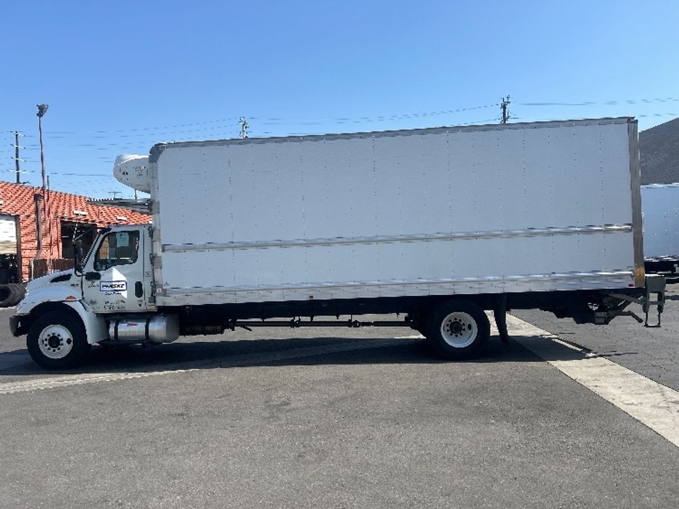Refrigerated Truck-Light and Medium Duty Trucks-International-2020-MV607-Vernon-CA-250,767\n\t\tmiles-$ 46,500 - Image 4