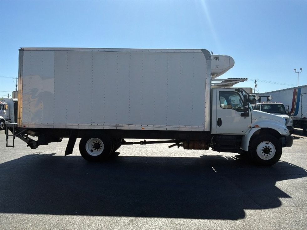 Refrigerated Truck-Light and Medium Duty Trucks-International-2020-MV607-West Sacramento-CA-143,508\n\t\tmiles-$ 55,000 - Image 15