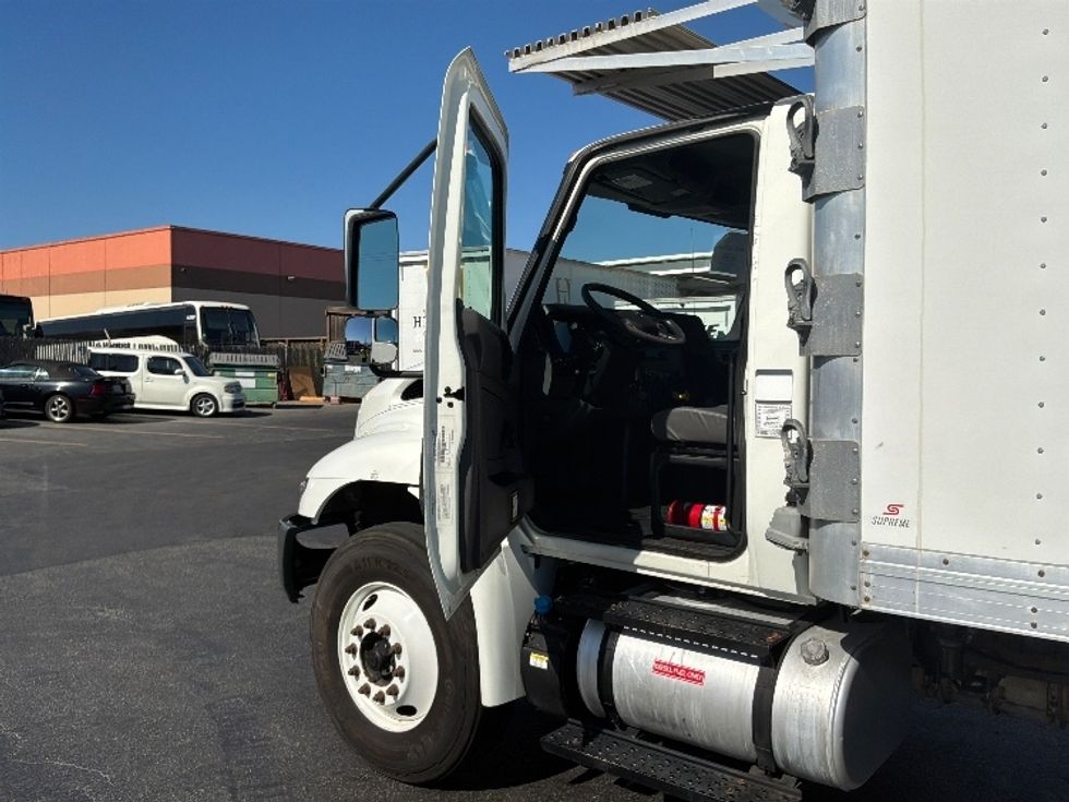 Refrigerated Truck-Light and Medium Duty Trucks-International-2020-MV607-West Sacramento-CA-143,508\n\t\tmiles-$ 55,000 - Image 16
