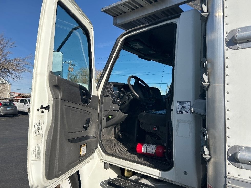 Refrigerated Truck-Light and Medium Duty Trucks-International-2020-MV607-West Sacramento-CA-174,247\n\t\tmiles-$ 60,250 - Image 16