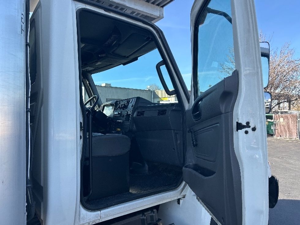 Refrigerated Truck-Light and Medium Duty Trucks-International-2020-MV607-West Sacramento-CA-174,247\n\t\tmiles-$ 60,250 - Image 20