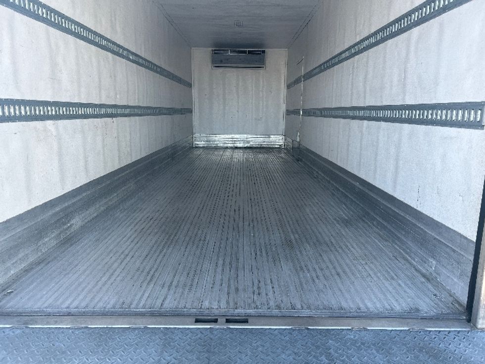 Refrigerated Truck-Light and Medium Duty Trucks-International-2020-MV607-West Sacramento-CA-190,306\n\t\tmiles-$ 62,000 - Image 10