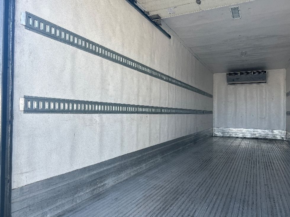Refrigerated Truck-Light and Medium Duty Trucks-International-2020-MV607-West Sacramento-CA-190,306\n\t\tmiles-$ 62,000 - Image 11