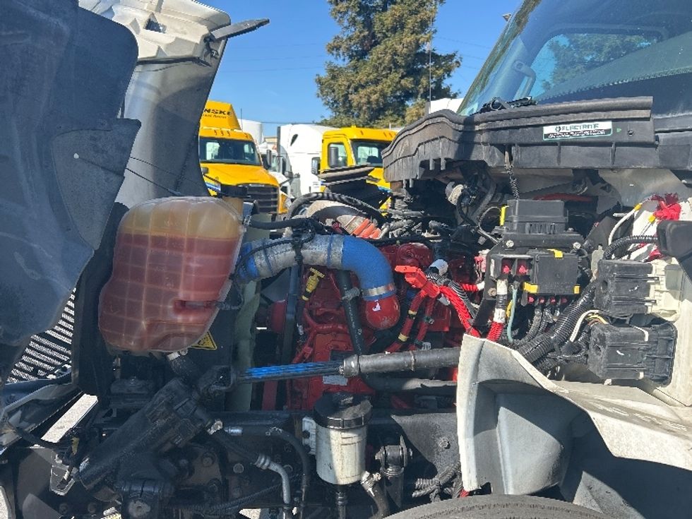 Refrigerated Truck-Light and Medium Duty Trucks-International-2020-MV607-West Sacramento-CA-190,306\n\t\tmiles-$ 62,000 - Image 22