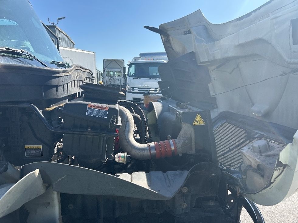 Refrigerated Truck-Light and Medium Duty Trucks-International-2020-MV607-West Sacramento-CA-190,306\n\t\tmiles-$ 62,000 - Image 21