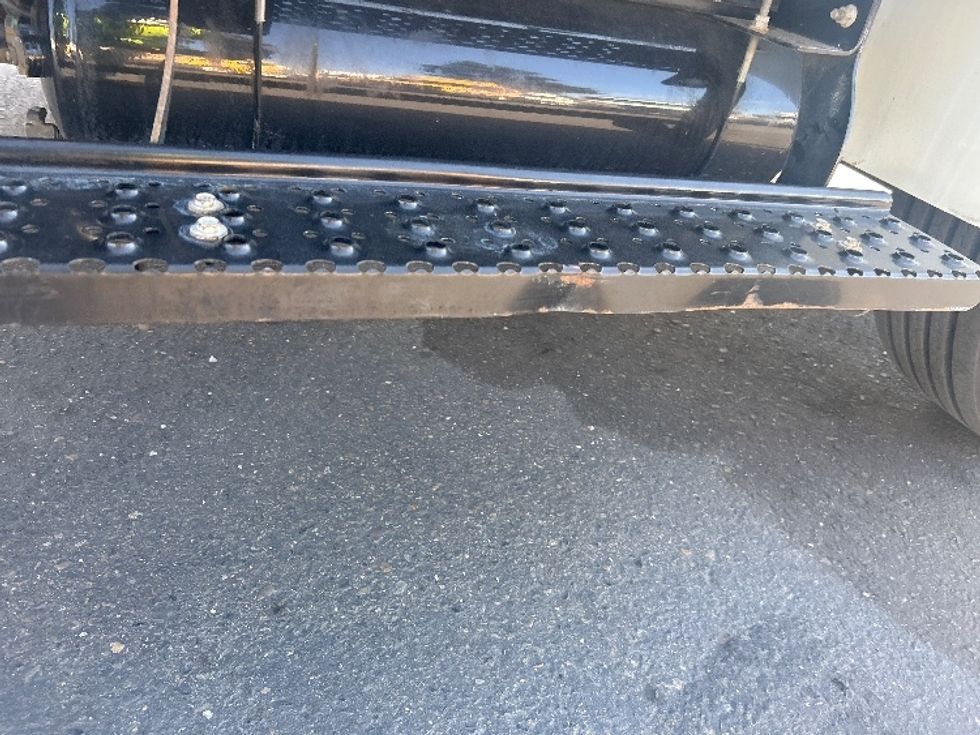 Refrigerated Truck-Light and Medium Duty Trucks-International-2020-MV607-West Sacramento-CA-190,306\n\t\tmiles-$ 62,000 - Image 24