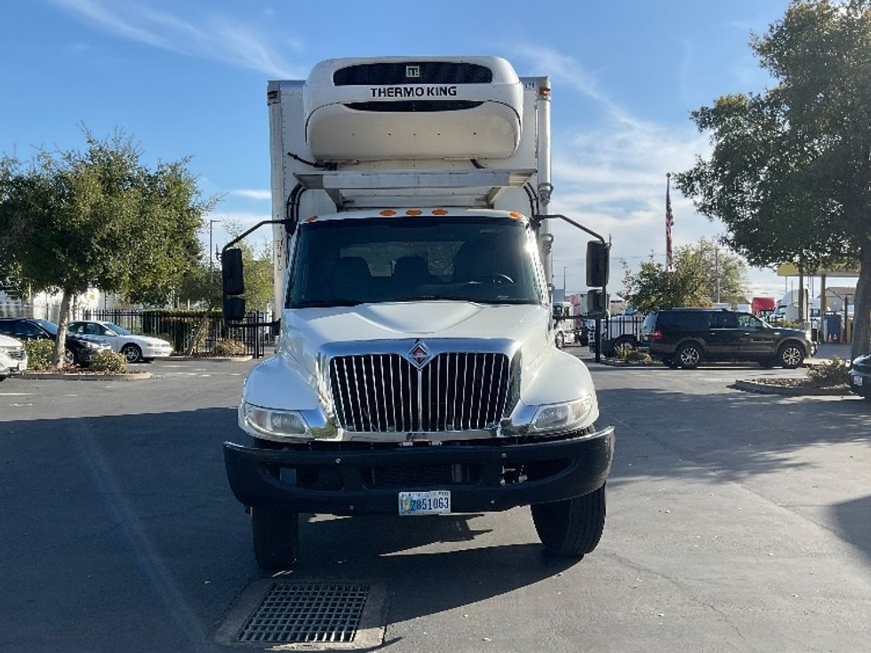Refrigerated Truck-Light and Medium Duty Trucks-International-2020-MV607-West Sacramento-CA-192,260\n\t\tmiles-$ 63,250 - Image 2