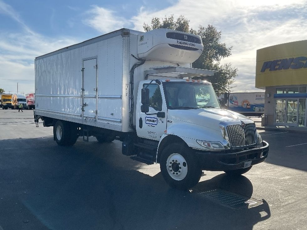 Refrigerated Truck-Light and Medium Duty Trucks-International-2020-MV607-West Sacramento-CA-192,260\n\t\tmiles-$ 63,250 - Image 1