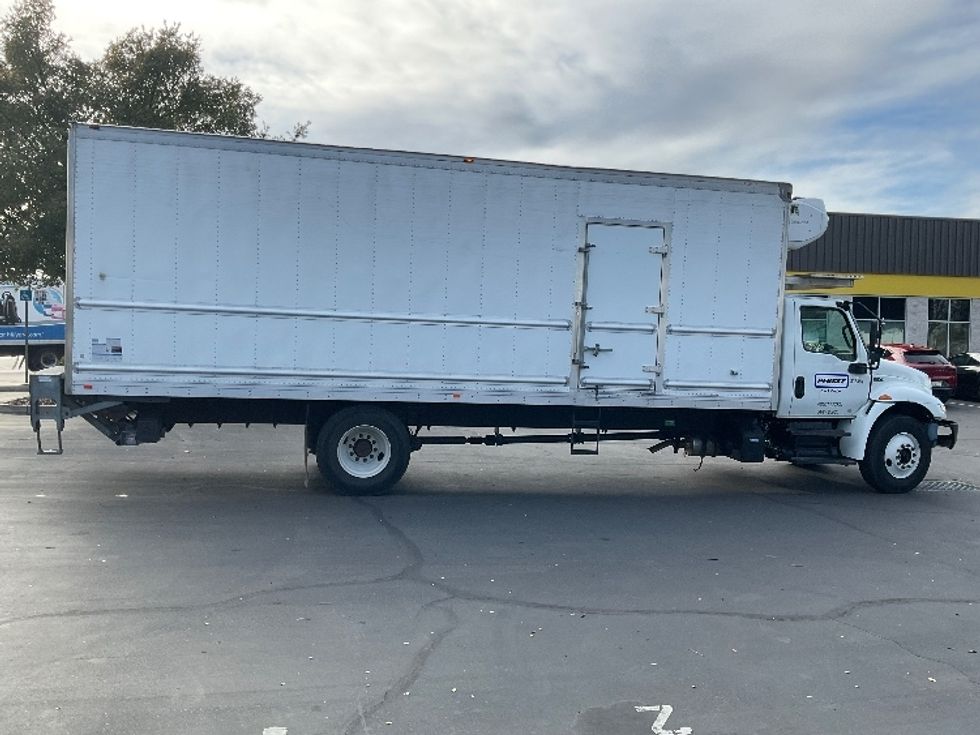 Refrigerated Truck-Light and Medium Duty Trucks-International-2020-MV607-West Sacramento-CA-192,260\n\t\tmiles-$ 63,250 - Image 15