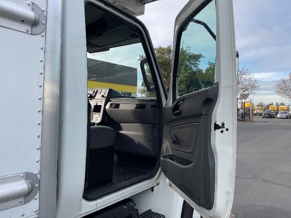 Refrigerated Truck-Light and Medium Duty Trucks-International-2020-MV607-West Sacramento-CA-192,260\n\t\tmiles-$ 63,250 - Image 20