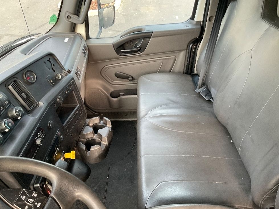 Refrigerated Truck-Light and Medium Duty Trucks-International-2020-MV607-West Sacramento-CA-192,260\n\t\tmiles-$ 63,250 - Image 19
