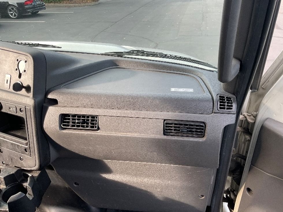 Refrigerated Truck-Light and Medium Duty Trucks-International-2020-MV607-West Sacramento-CA-192,260\n\t\tmiles-$ 63,250 - Image 21