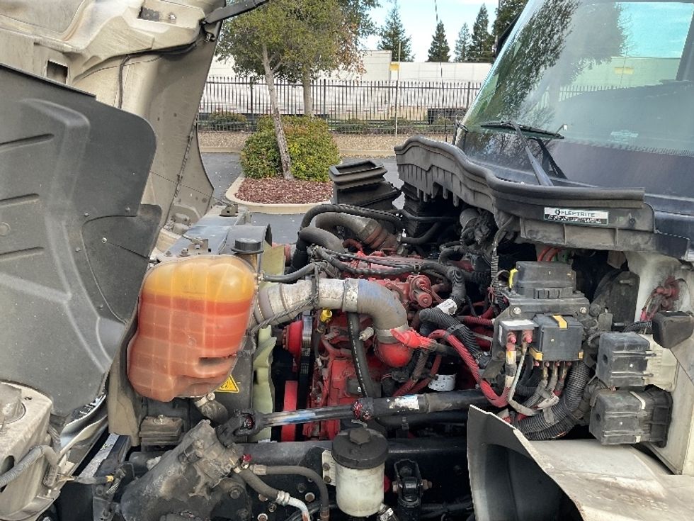 Refrigerated Truck-Light and Medium Duty Trucks-International-2020-MV607-West Sacramento-CA-192,260\n\t\tmiles-$ 63,250 - Image 24