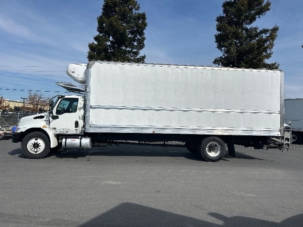 Refrigerated Truck-Light and Medium Duty Trucks-International-2020-MV607-West Sacramento-CA-217,984\n\t\tmiles-$ 62,250 - Image 4
