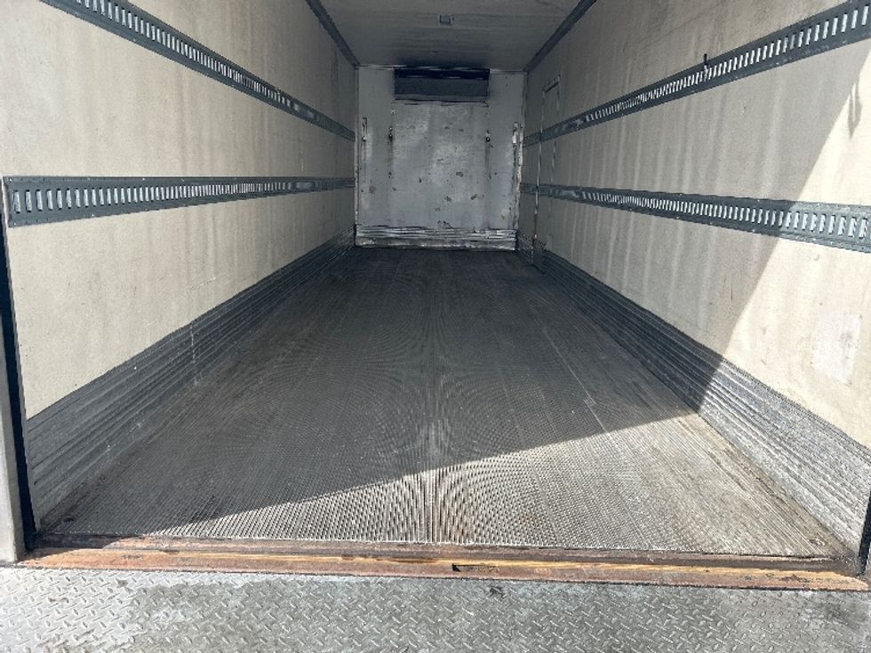 Refrigerated Truck-Light and Medium Duty Trucks-International-2020-MV607-West Sacramento-CA-217,984\n\t\tmiles-$ 62,250 - Image 10