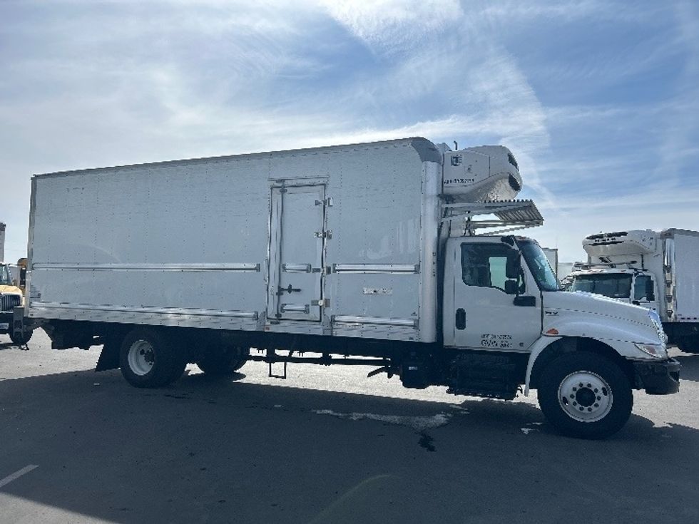 Refrigerated Truck-Light and Medium Duty Trucks-International-2020-MV607-West Sacramento-CA-217,984\n\t\tmiles-$ 62,250 - Image 15