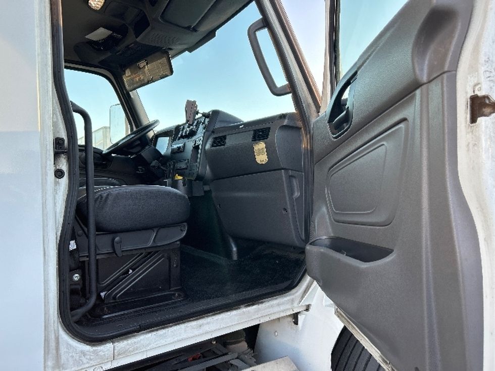 Refrigerated Truck-Light and Medium Duty Trucks-International-2020-MV607-West Sacramento-CA-218,299\n\t\tmiles-$ 56,000 - Image 20