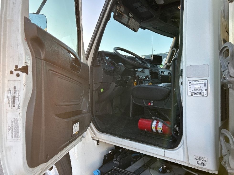 Refrigerated Truck-Light and Medium Duty Trucks-International-2020-MV607-West Sacramento-CA-218,299\n\t\tmiles-$ 56,000 - Image 16