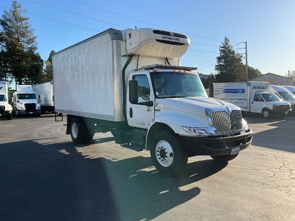 Refrigerated Truck-Light and Medium Duty Trucks-International-2020-MV607-West Sacramento-CA-252,312\n\t\tmiles-$ 35,750 - Image 1