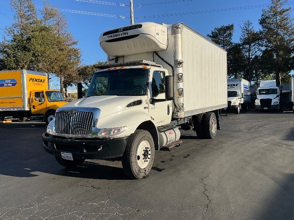 Refrigerated Truck-Light and Medium Duty Trucks-International-2020-MV607-West Sacramento-CA-252,312\n\t\tmiles-$ 35,750 - Image 3