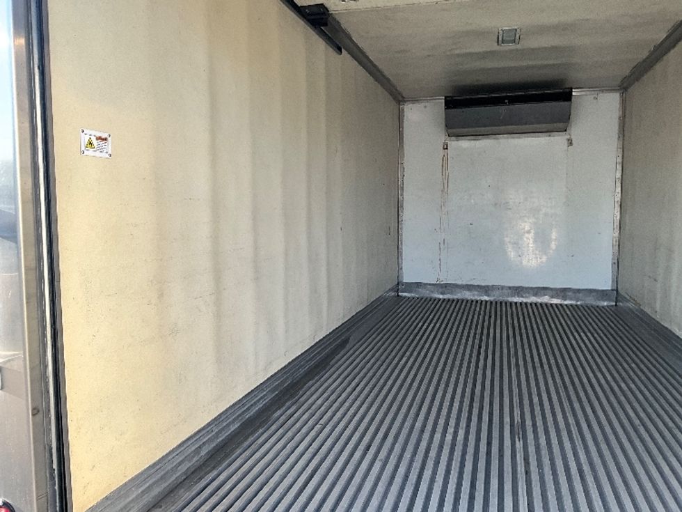 Refrigerated Truck-Light and Medium Duty Trucks-International-2020-MV607-West Sacramento-CA-252,312\n\t\tmiles-$ 35,750 - Image 11