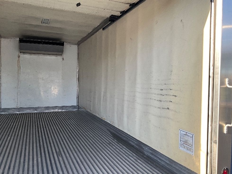 Refrigerated Truck-Light and Medium Duty Trucks-International-2020-MV607-West Sacramento-CA-252,312\n\t\tmiles-$ 35,750 - Image 12