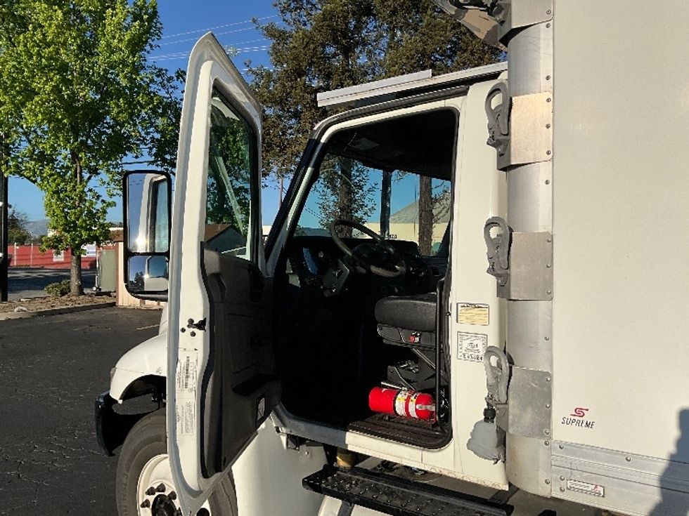 Refrigerated Truck-Light and Medium Duty Trucks-International-2020-MV607-West Sacramento-CA-252,312\n\t\tmiles-$ 35,750 - Image 16