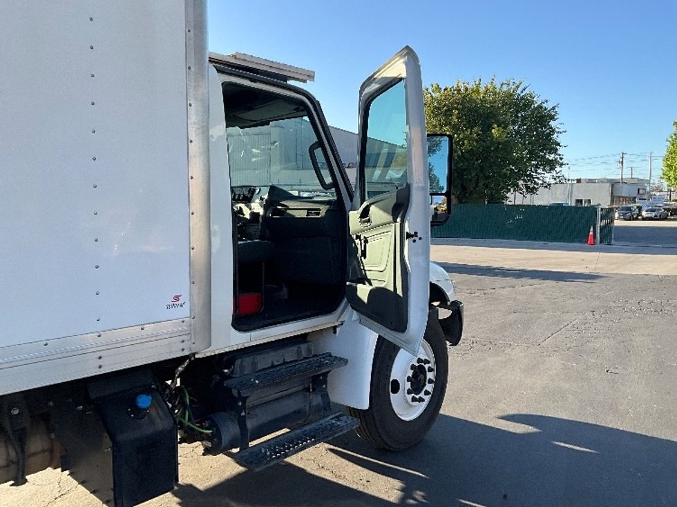 Refrigerated Truck-Light and Medium Duty Trucks-International-2020-MV607-West Sacramento-CA-252,312\n\t\tmiles-$ 35,750 - Image 20