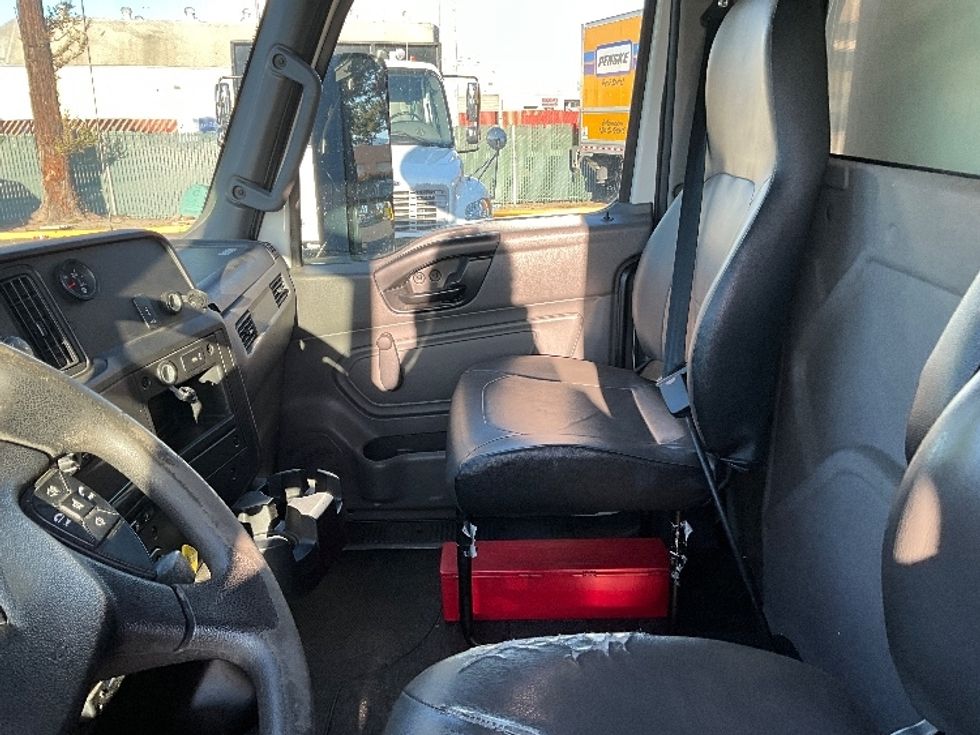 Refrigerated Truck-Light and Medium Duty Trucks-International-2020-MV607-West Sacramento-CA-252,312\n\t\tmiles-$ 35,750 - Image 19