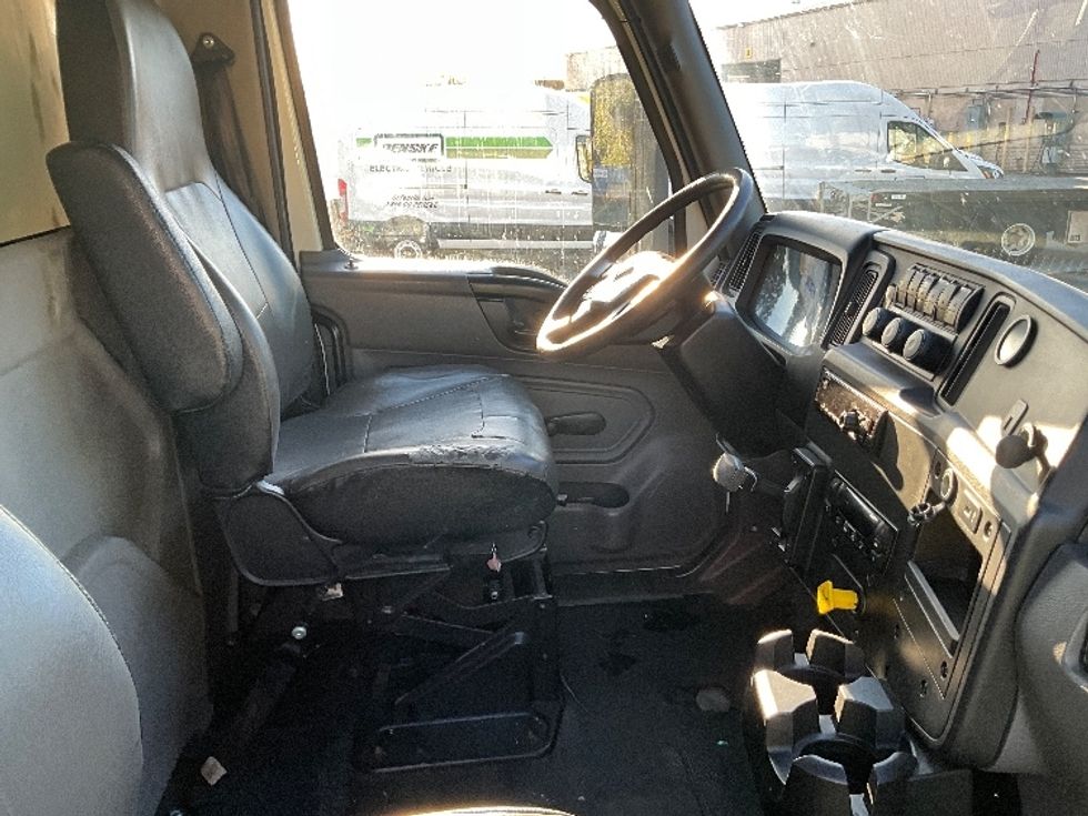 Refrigerated Truck-Light and Medium Duty Trucks-International-2020-MV607-West Sacramento-CA-252,312\n\t\tmiles-$ 35,750 - Image 22