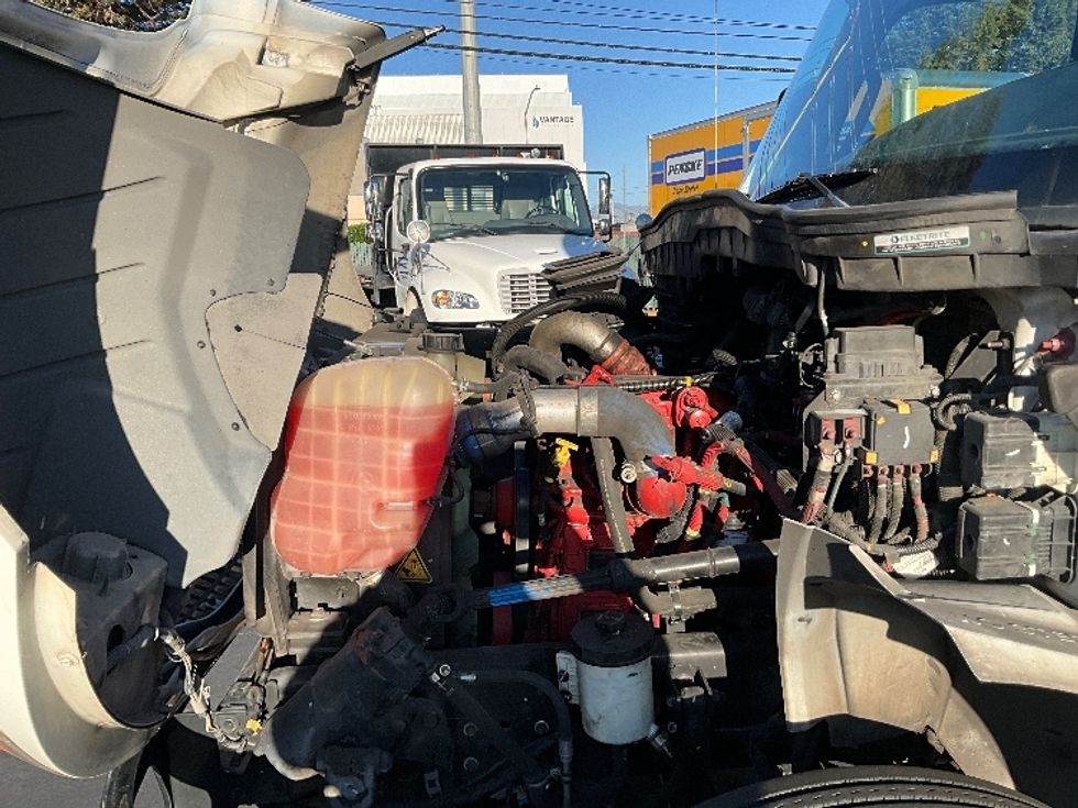 Refrigerated Truck-Light and Medium Duty Trucks-International-2020-MV607-West Sacramento-CA-252,312\n\t\tmiles-$ 35,750 - Image 24