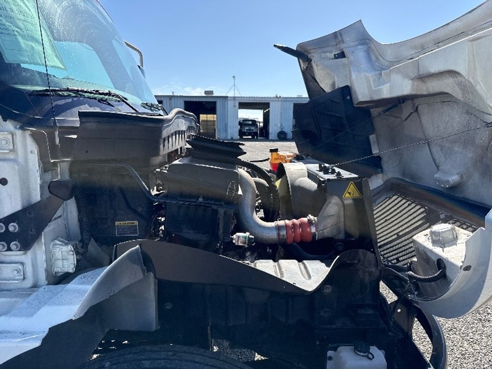 Refrigerated Truck-Light and Medium Duty Trucks-International-2020-MV607-West Sacramento-CA-319,657\n\t\tmiles-$ 26,500 - Image 23