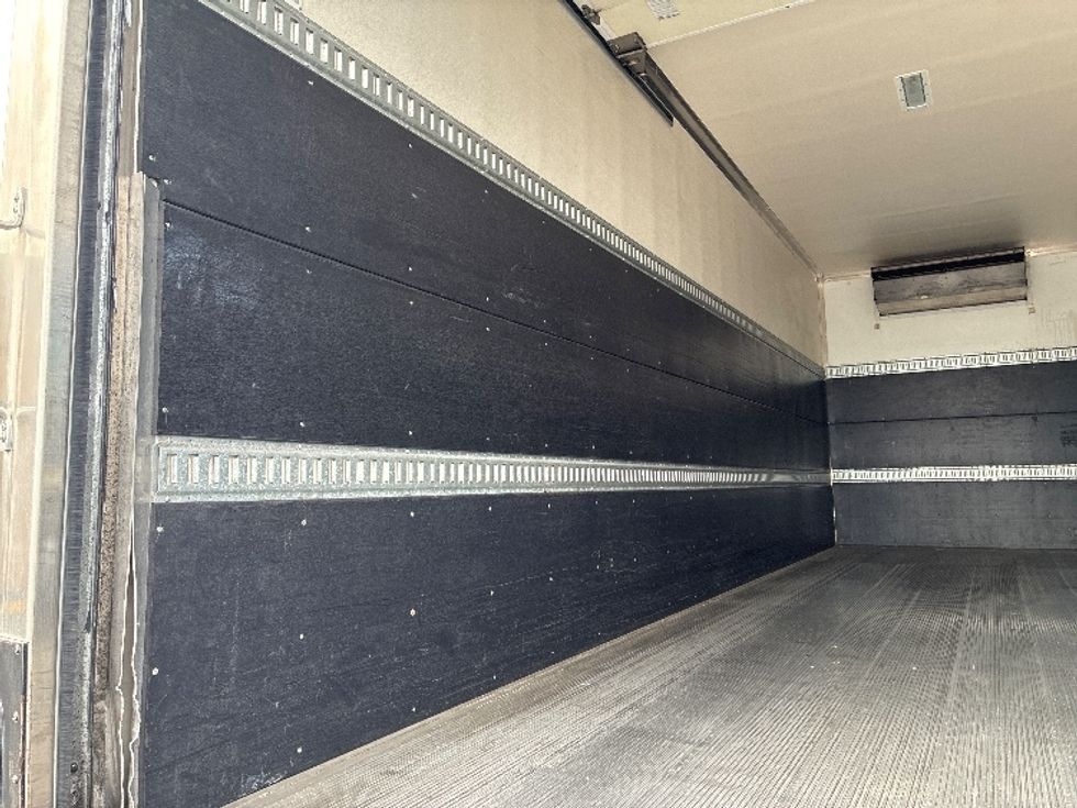 Refrigerated Truck-Light and Medium Duty Trucks-International-2020-MV607-West Sacramento-CA-55,532\n\t\tmiles-$ 77,000 - Image 11