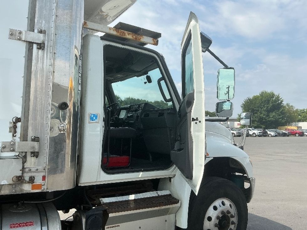 Refrigerated Truck-Light and Medium Duty Trucks-International-2020-MV607-Wilkes Barre-PA-242,518\n\t\tmiles-$ 29,500 - Image 15