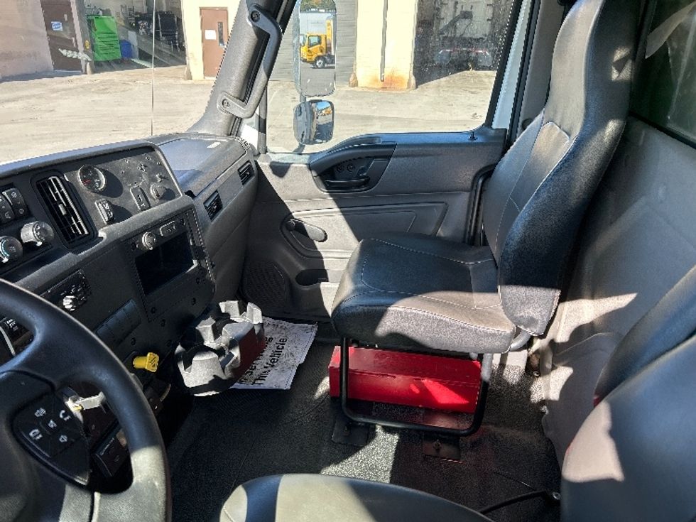 Refrigerated Truck-Light and Medium Duty Trucks-International-2020-MV607-Wilkes Barre-PA-270,456\n\t\tmiles-$ 28,500 - Image 19