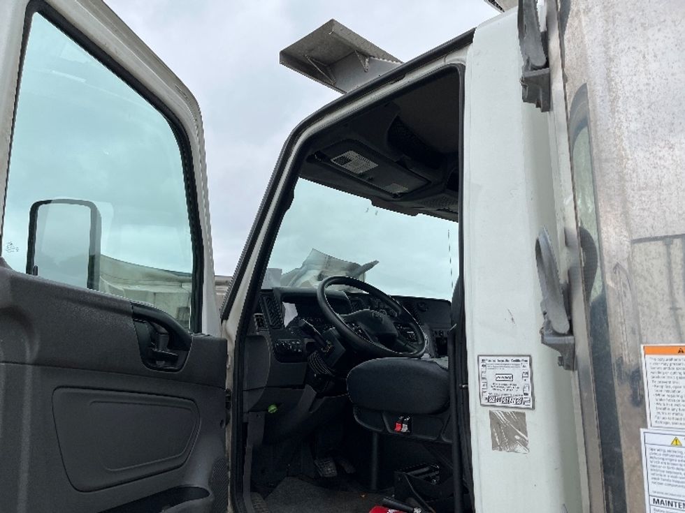 Refrigerated Truck-Light and Medium Duty Trucks-International-2020-MV607-Ypsilanti-MI-334,935\n\t\tmiles-$ 22,000 - Image 17
