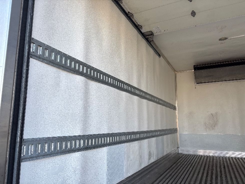 Refrigerated Truck-Light and Medium Duty Trucks-International-2020-MV607LP-Middlefield-OH-174,063\n\t\tmiles-$ 43,250 - Image 11