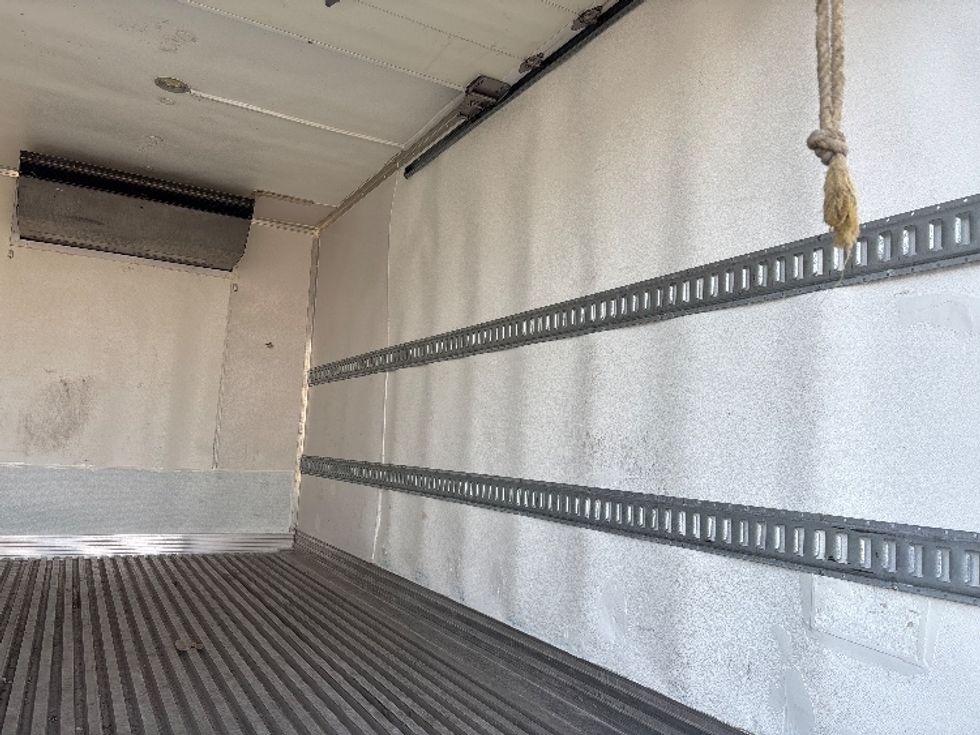 Refrigerated Truck-Light and Medium Duty Trucks-International-2020-MV607LP-Middlefield-OH-174,063\n\t\tmiles-$ 43,250 - Image 12