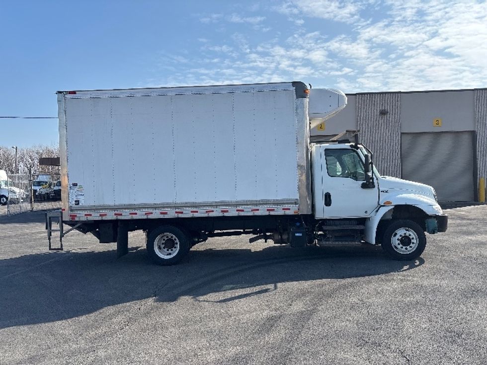 Refrigerated Truck-Light and Medium Duty Trucks-International-2020-MV607LP-Middlefield-OH-174,063\n\t\tmiles-$ 43,250 - Image 15