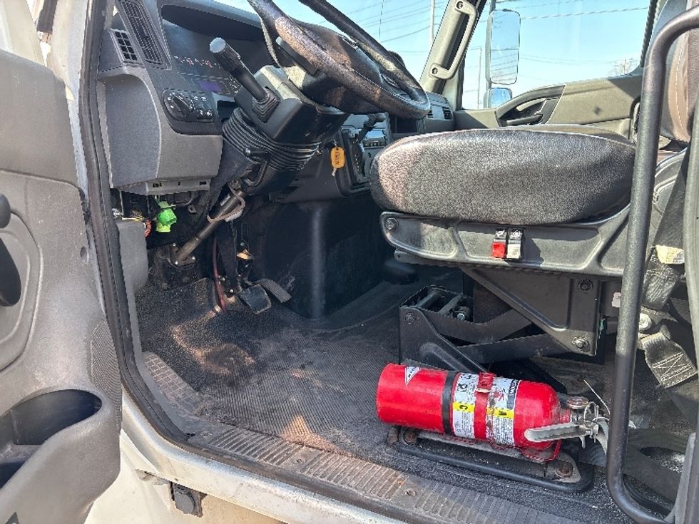 Refrigerated Truck-Light and Medium Duty Trucks-International-2020-MV607LP-Middlefield-OH-174,063\n\t\tmiles-$ 43,250 - Image 16