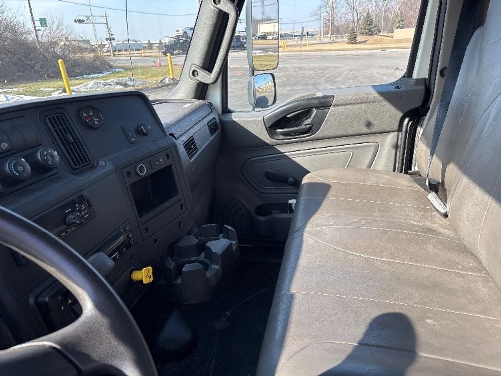 Refrigerated Truck-Light and Medium Duty Trucks-International-2020-MV607LP-Middlefield-OH-174,063\n\t\tmiles-$ 43,250 - Image 19