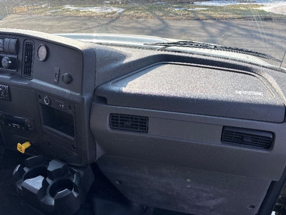 Refrigerated Truck-Light and Medium Duty Trucks-International-2020-MV607LP-Middlefield-OH-174,063\n\t\tmiles-$ 43,250 - Image 21