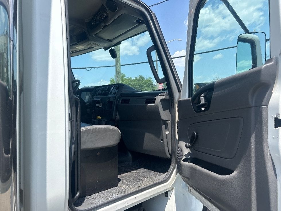 Refrigerated Truck-Light and Medium Duty Trucks-International-2021-MV607-Alexandria-VA-197,275\n\t\tmiles-$ 61,000 - Image 20