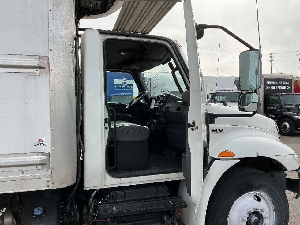 Refrigerated Truck-Light and Medium Duty Trucks-International-2021-MV607-Colorado Springs-CO-106,592\n\t\tmiles-$ 73,000 - Image 20