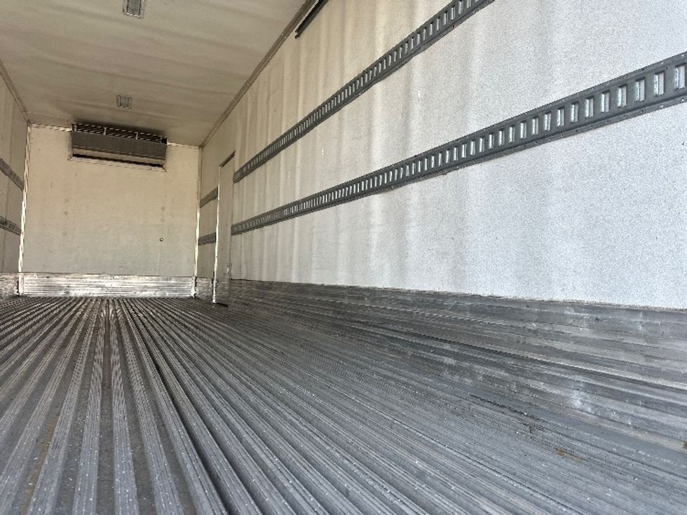 Refrigerated Truck-Light and Medium Duty Trucks-International-2021-MV607-Concord-ON-326,592\n\t\tkm-$ 64,250 - Image 12