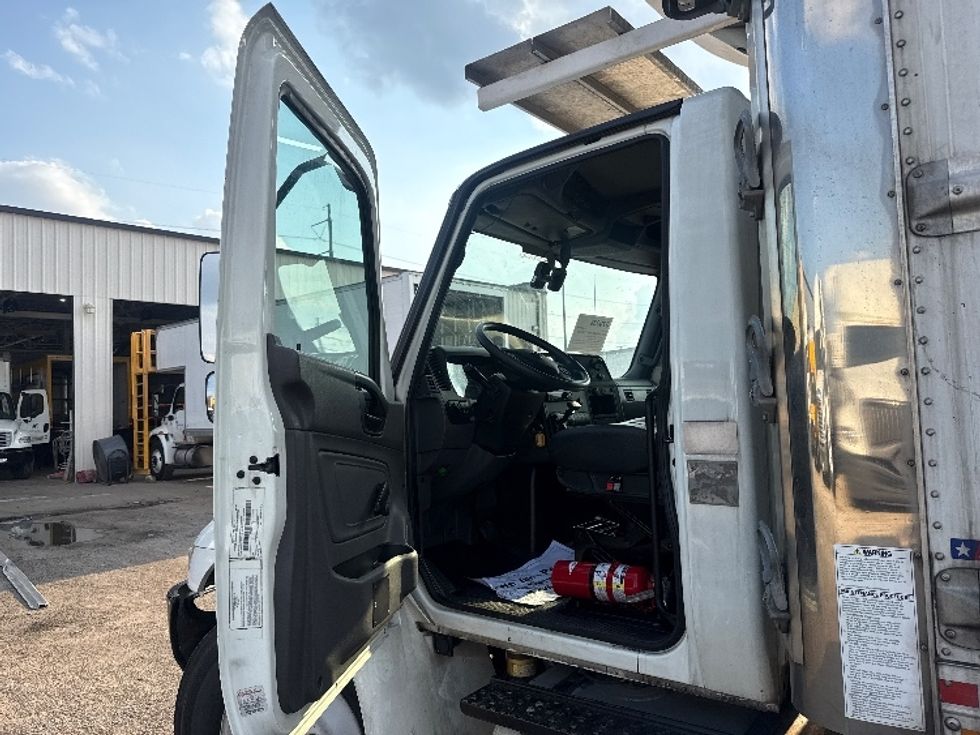 Refrigerated Truck-Light and Medium Duty Trucks-International-2021-MV607-Dallas-TX-128,287\n\t\tmiles-$ 72,250 - Image 16