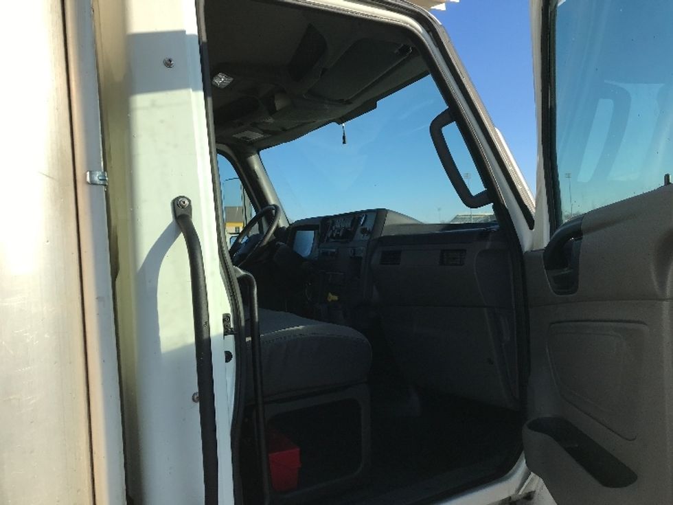Refrigerated Truck-Light and Medium Duty Trucks-International-2021-MV607-Evansville-IN-170,593\n\t\tmiles-$ 56,250 - Image 17